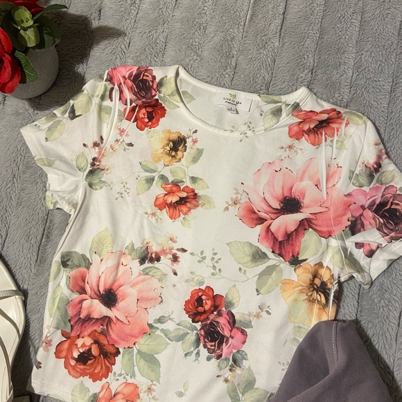 NWOT Floral Tee - Picture 6 of 7